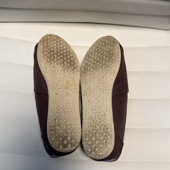 TOMS Brown Flats Slip-On Shoes with Elastic V-Insert - Picture 4 of 5